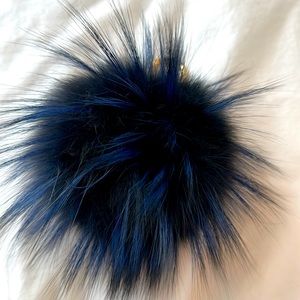 Michael kors Pom key chain black and blue large